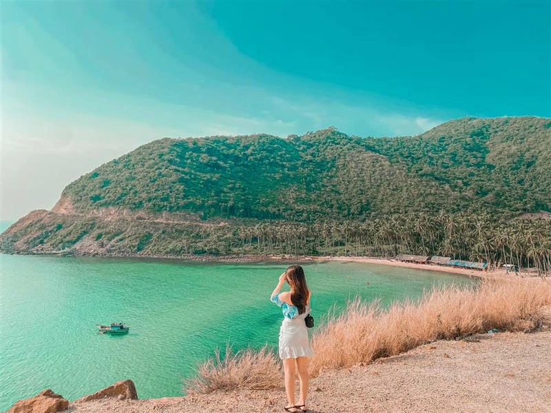 Khám phá vẻ đẹp Bãi Cây Mến Nam Du