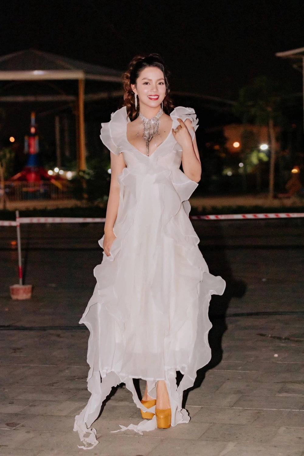 Đóa hoa nở muộn Nguyễn Ngọc Anh ca khúc làm say đắm biết bao trái tim yêu nhạc