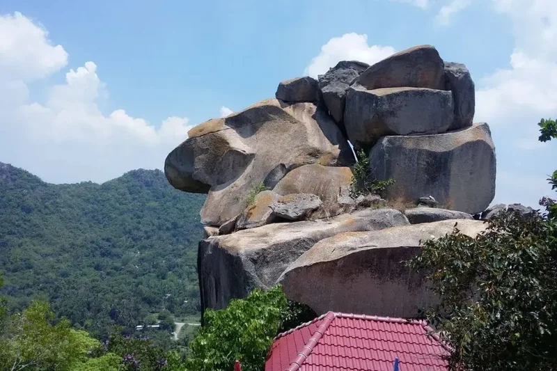 Khám phá vẻ đẹp hoang sơ của mỏ núi ông két ít người biết đến