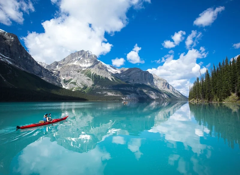 Ngắm nhìn phong cảnh tuyệt vời qua cảnh canada