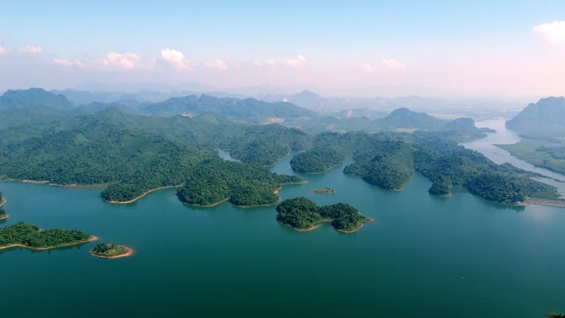 Trải nghiệm hình ảnh sắc nét qua vịnh hạ long 4k