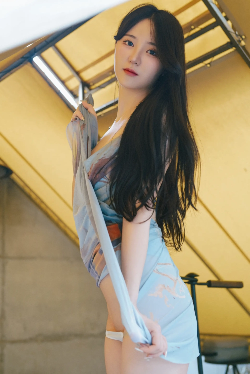 Ảnh gái đẹp 18 tuổi nụ cười cuốn hút thân hình gợi cảm