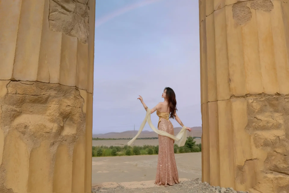 Ảnh gái xinh vú to ti hồng sexy nóng bỏng cuốn hút núm sáng lấp lánh