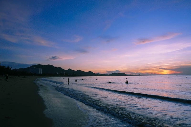 Bãi biển Ninh Chữ Ninh Thuận đẹp yên bình quyến rũ