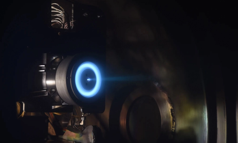 Động cơ ion tàu vũ trụ giúp bay đường dài