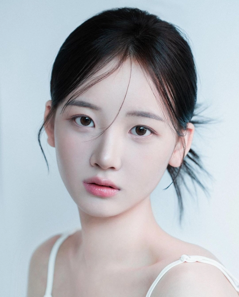 Gái xinh đẹp Trung Quốc mang vẻ cuốn hút tinh tế