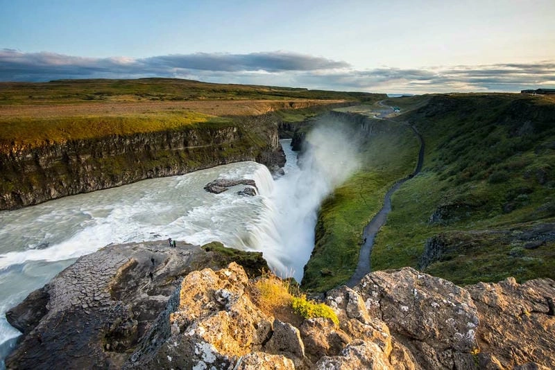 Cảnh đẹp thác Gullfoss khiến du khách choáng ngợp