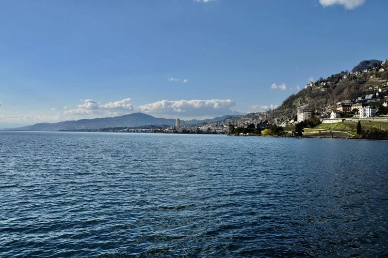 Thiên nhiên hồ Geneva trong lành và yên ả