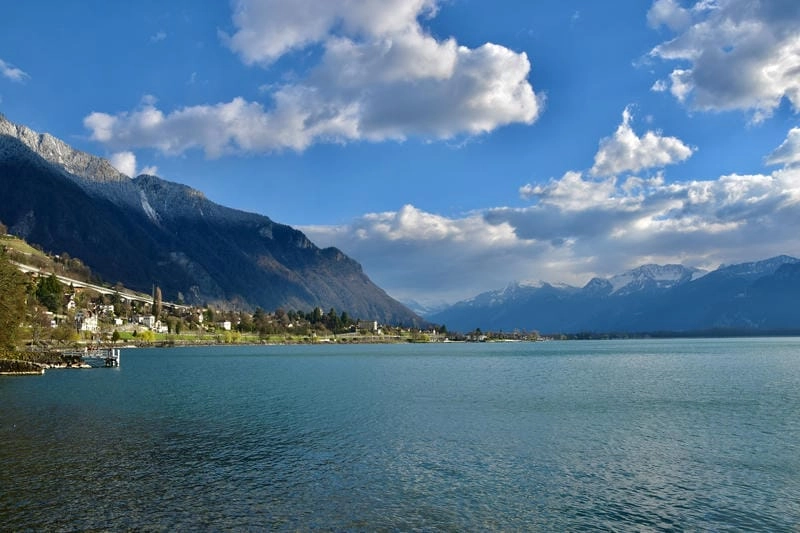 Địa danh hồ Geneva gắn liền thành phố cổ