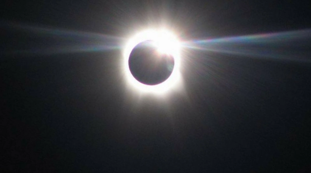 Nhật thực ngày hôm nay thu hút nhiều người xem