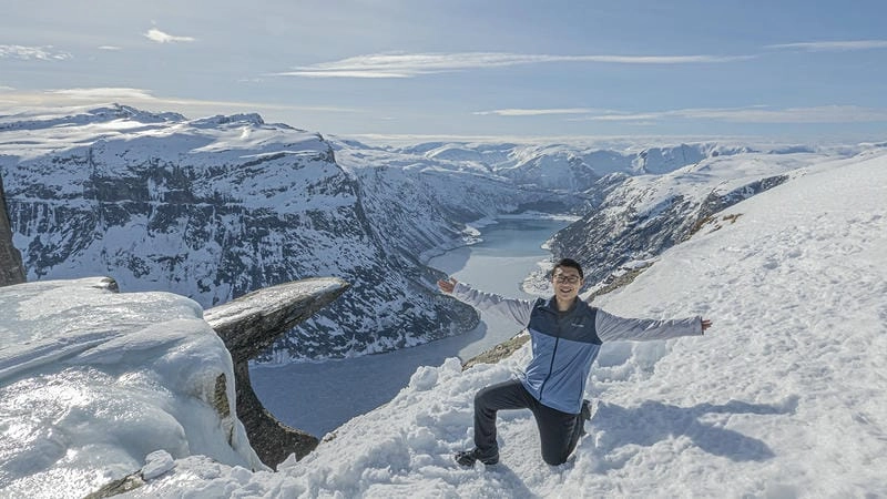 Phong cảnh núi Trolltunga hùng vĩ ấn tượng