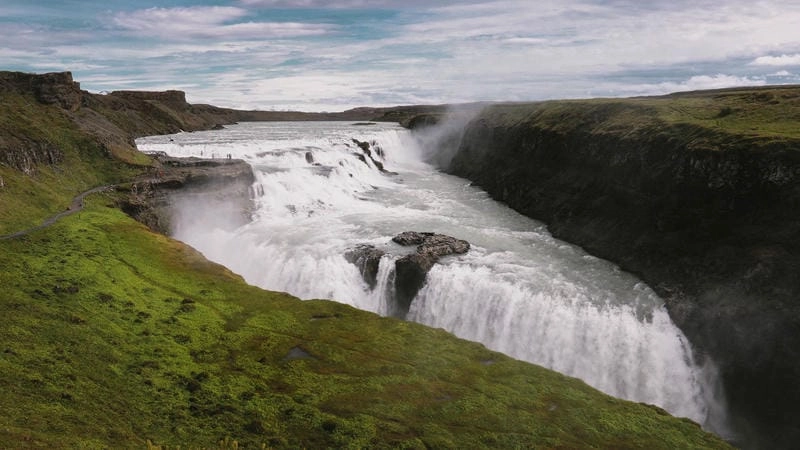 Thiên nhiên thác Gullfoss thể hiện sức mạnh nguyên sơ