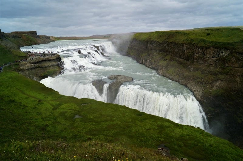 Tham quan thác Gullfoss giữa khung cảnh hoang sơ