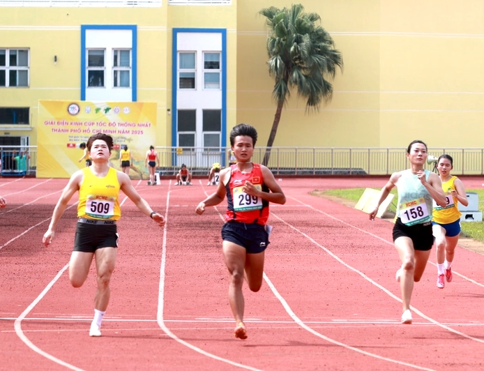 Lê Tú Chinh tái xuất trên đường chạy điền kinh