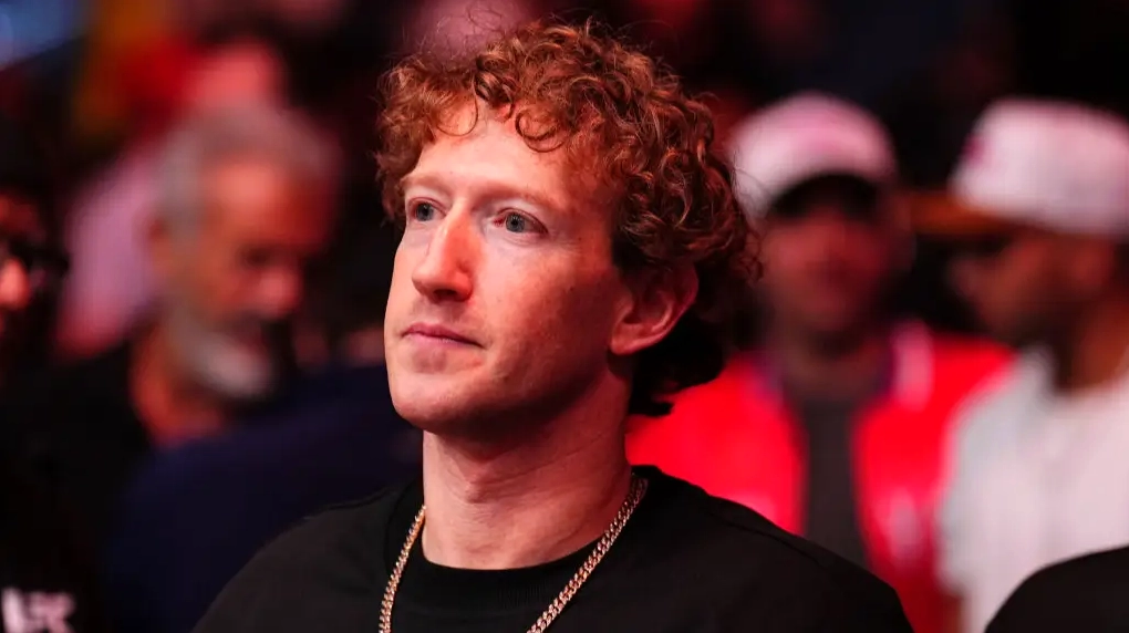 Mark Zuckerberg trong một sự kiện liên quan đến võ thuật Zuffa LLC