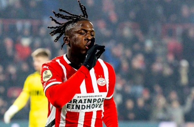 Cầu thủ Johan Bakayoko trong màu áo PSV Eindhoven thời điểm anh bắt đầu gây sốt trên thị trường chuyển nhượng