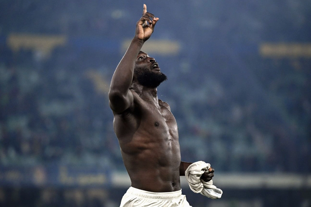Tiền đạo Romelu Lukaku của Napoli ăn mừng bàn thắng vào lưới Hellas Verona FC tại Serie A