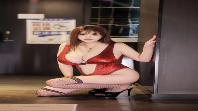 Gái xinh vú to gợi cảm khoe vòng một căng mọng đèn mờ