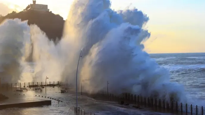 Sóng thần qua các thảm họa lớn khiến nhân loại ám ảnh