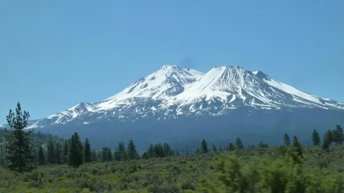 Núi Mount Shasta hành trình khám phá ngọn núi linh thiêng