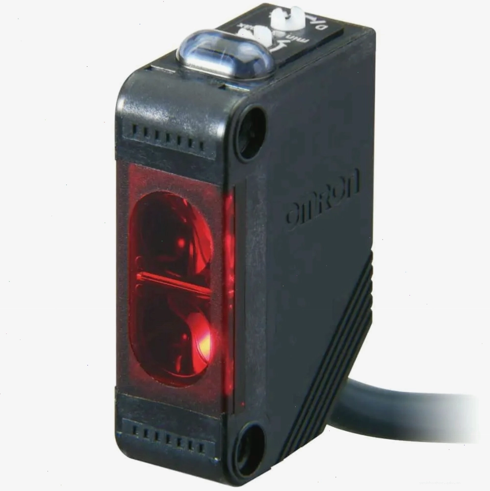Cảm biến quang Omron E3Z-R81