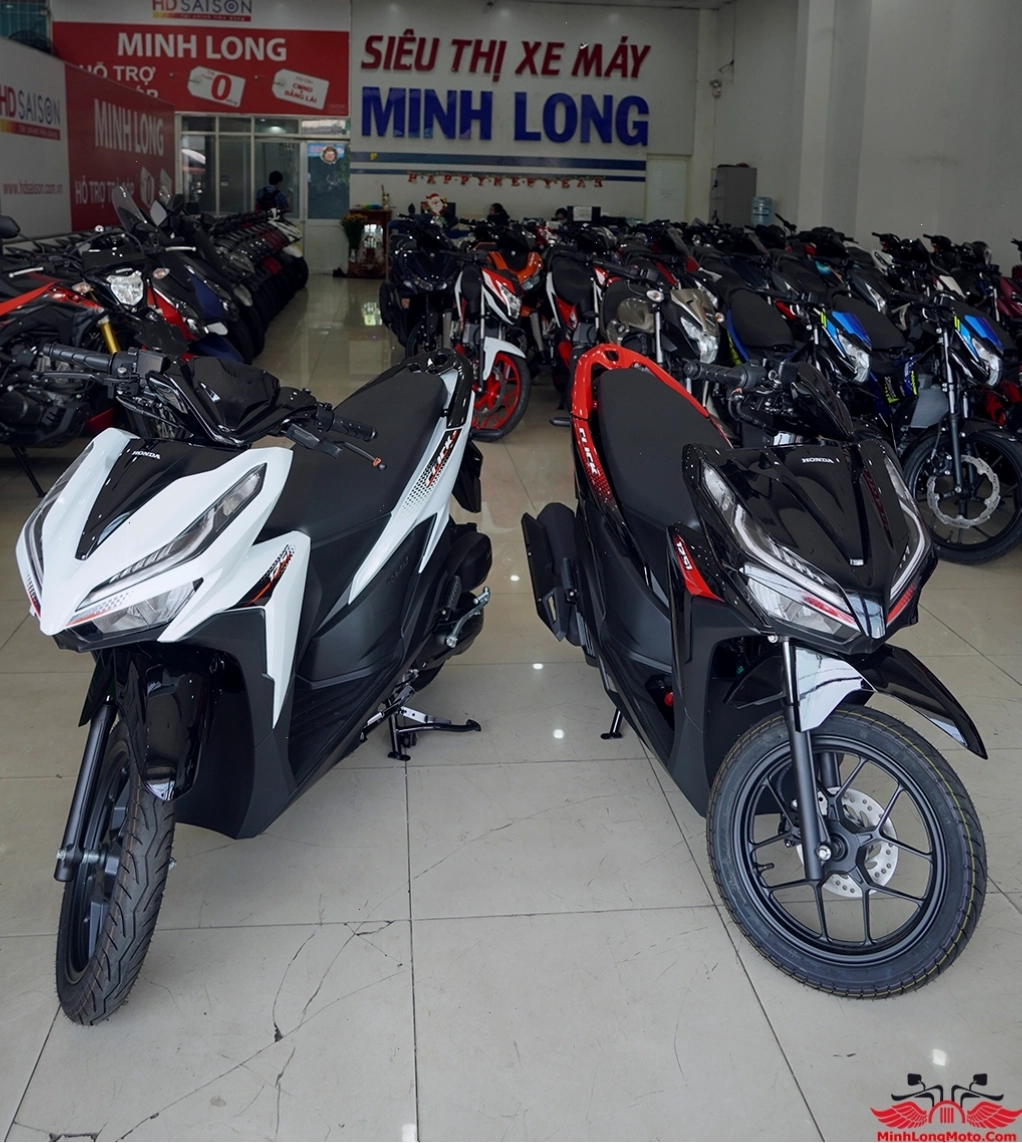 Cận cảnh xe máy Click Thái với bộ tem cá tính