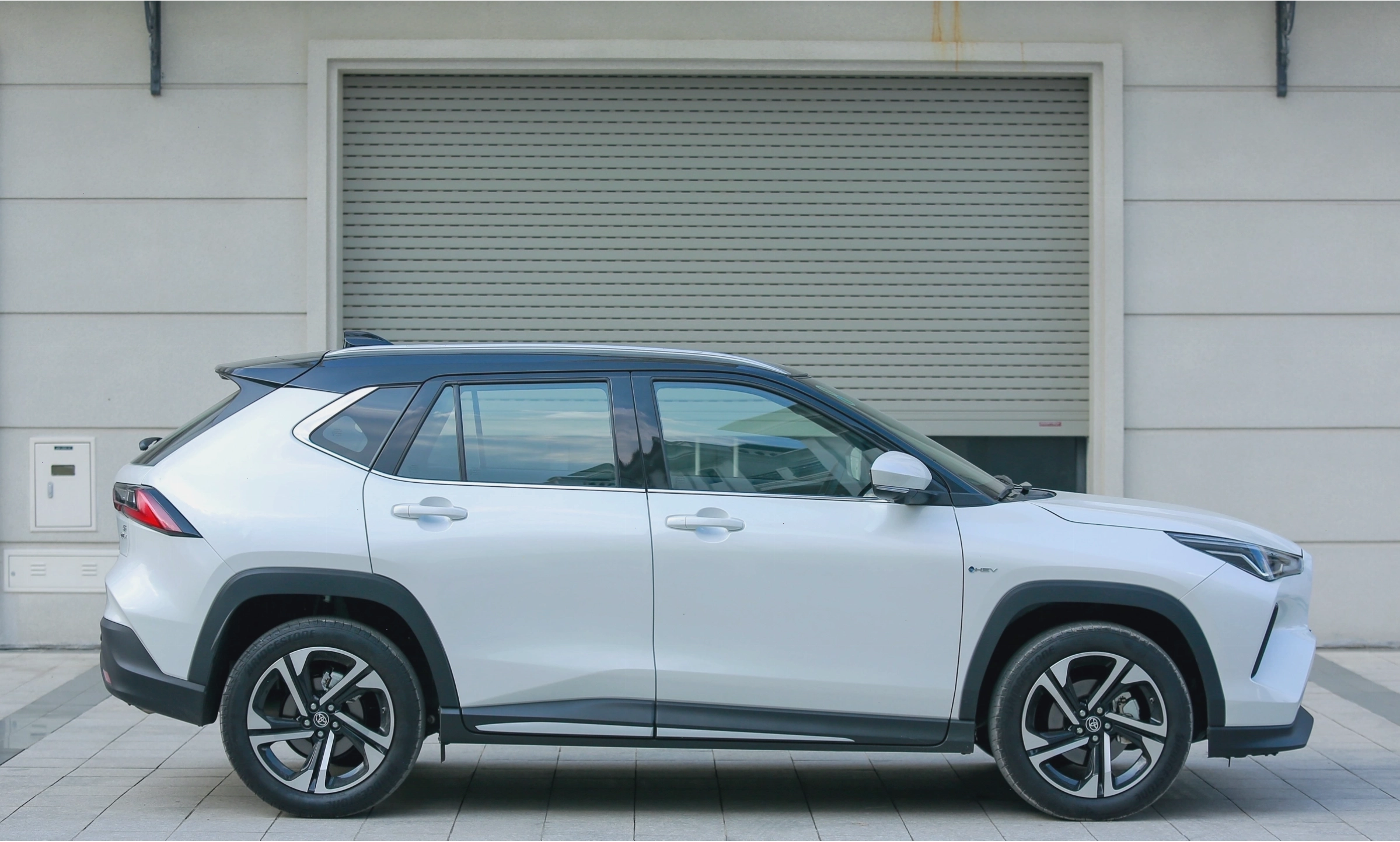 Chi tiết cụm đèn hậu Toyota Yaris Cross