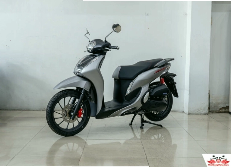 Chi tiết động cơ SH Mode màu đỏ