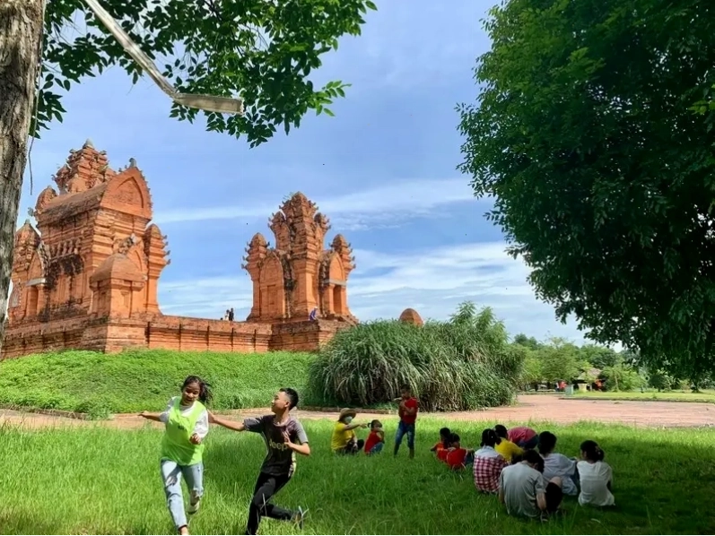 Hoạt động trên hồ Đồng Mô
