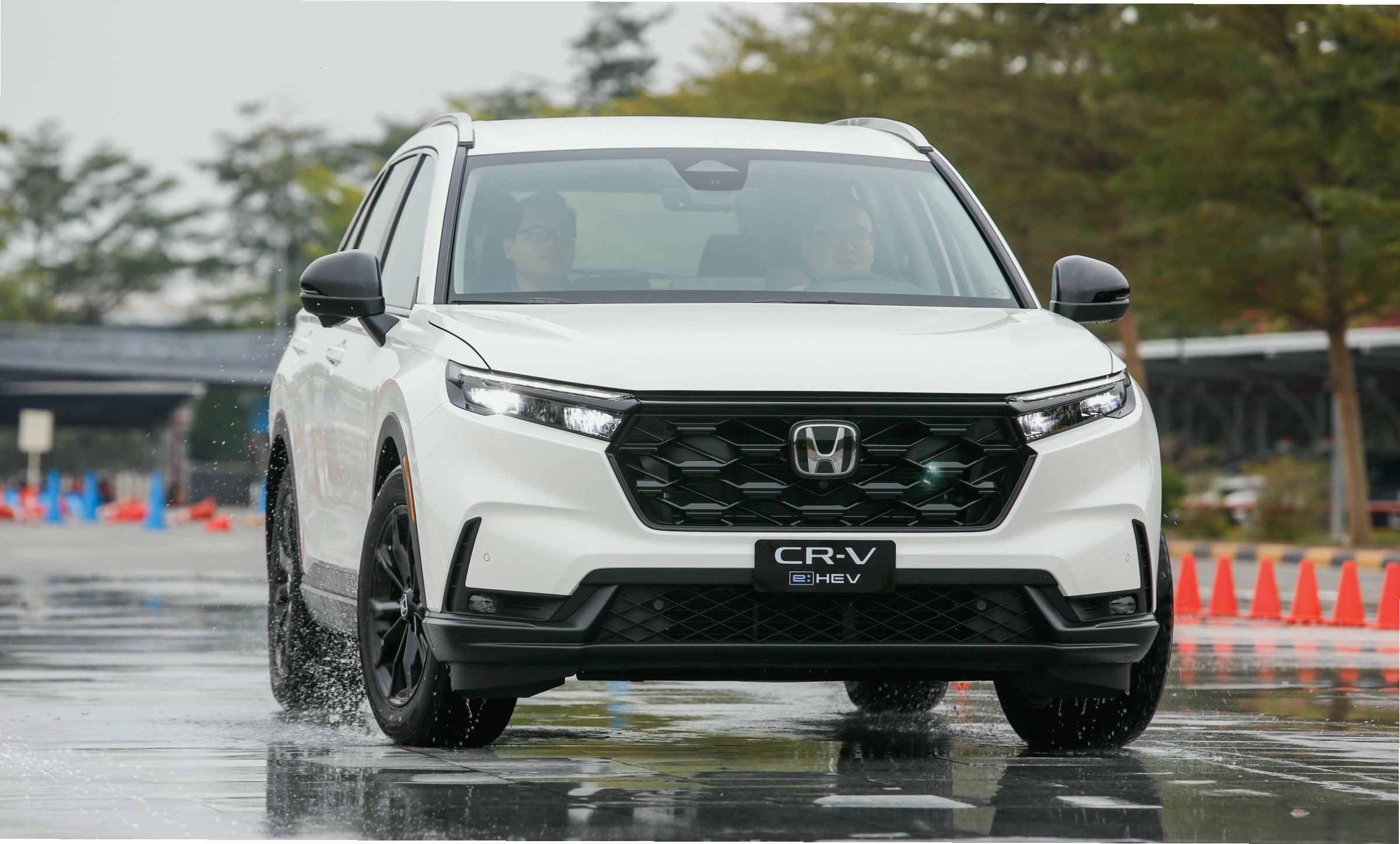 Honda CR-V e:HEV RS 2026 phiên bản cao cấp nhất với thiết kế thể thao năng động