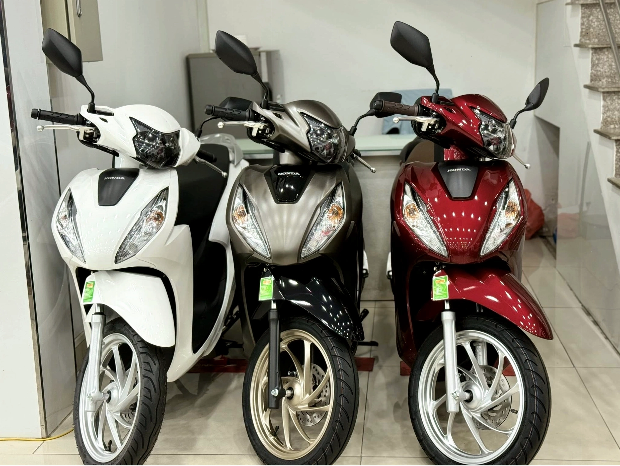 Honda Vision màu nâu đen 2025 với thiết kế cá tính