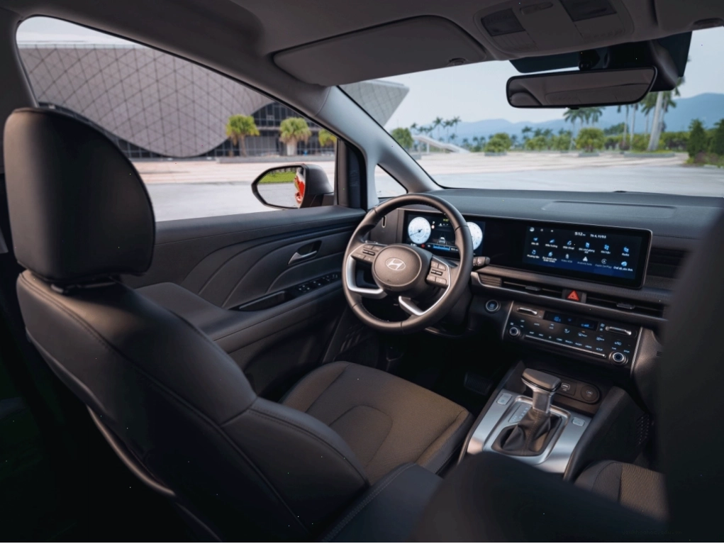 Không gian nội thất rộng rãi và sang trọng của Hyundai Stargazer