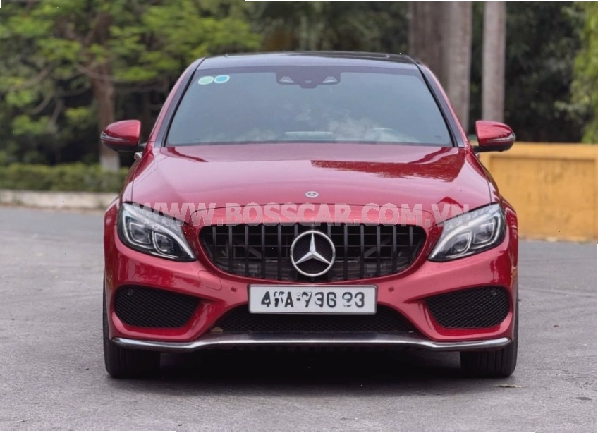 Mercedes Benz C class C300 AMG - lựa chọn xe sang đã qua sử dụng