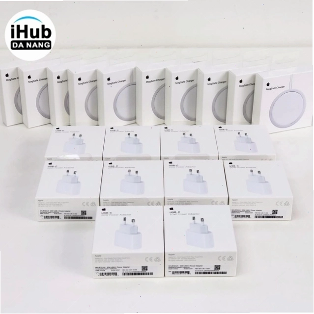 Nhân viên tư vấn sản phẩm Apple tại iHub Đà Nẵng