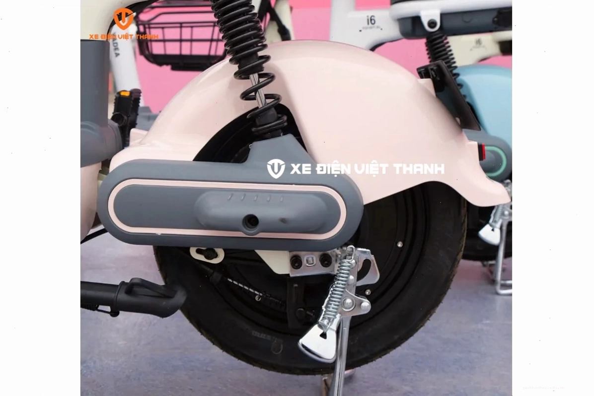 Pin Lithium trên xe Yadea i6