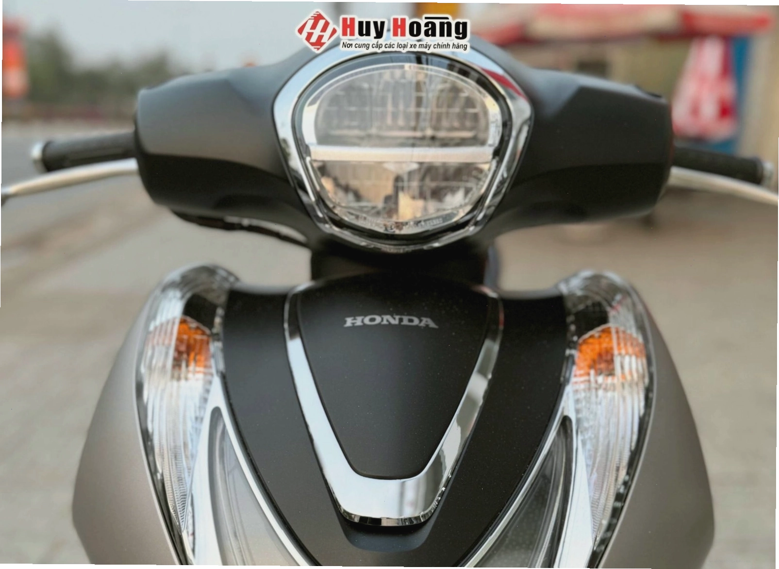 Thiết kế đầu xe Honda SH Mode phiên bản đặc biệt với đèn LED sắc sảo