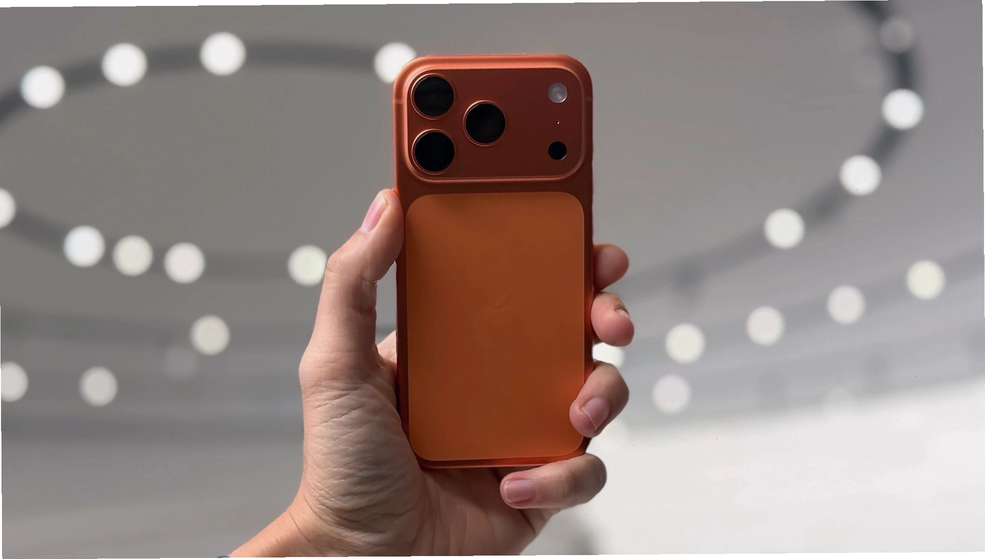 Thiết kế iPhone 17 Pro Max với khung viền nhôm sang trọng