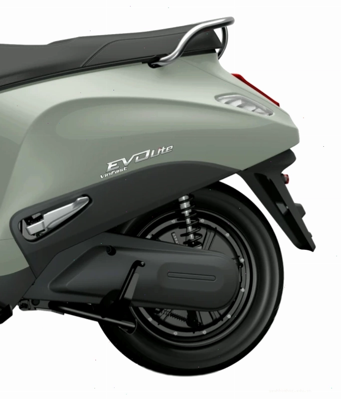 Tổng thể xe VinFast Evo 200 nhìn từ phía sau