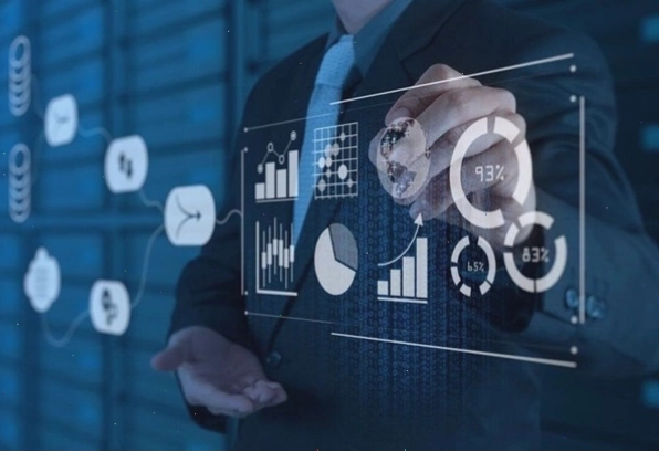 Ưu điểm của khoa học dữ liệu bao gồm đưa ra quyết định tốt hơn, tối ưu hóa quy trình