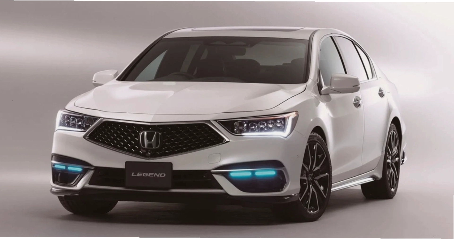 Xe tự lái Honda Legend