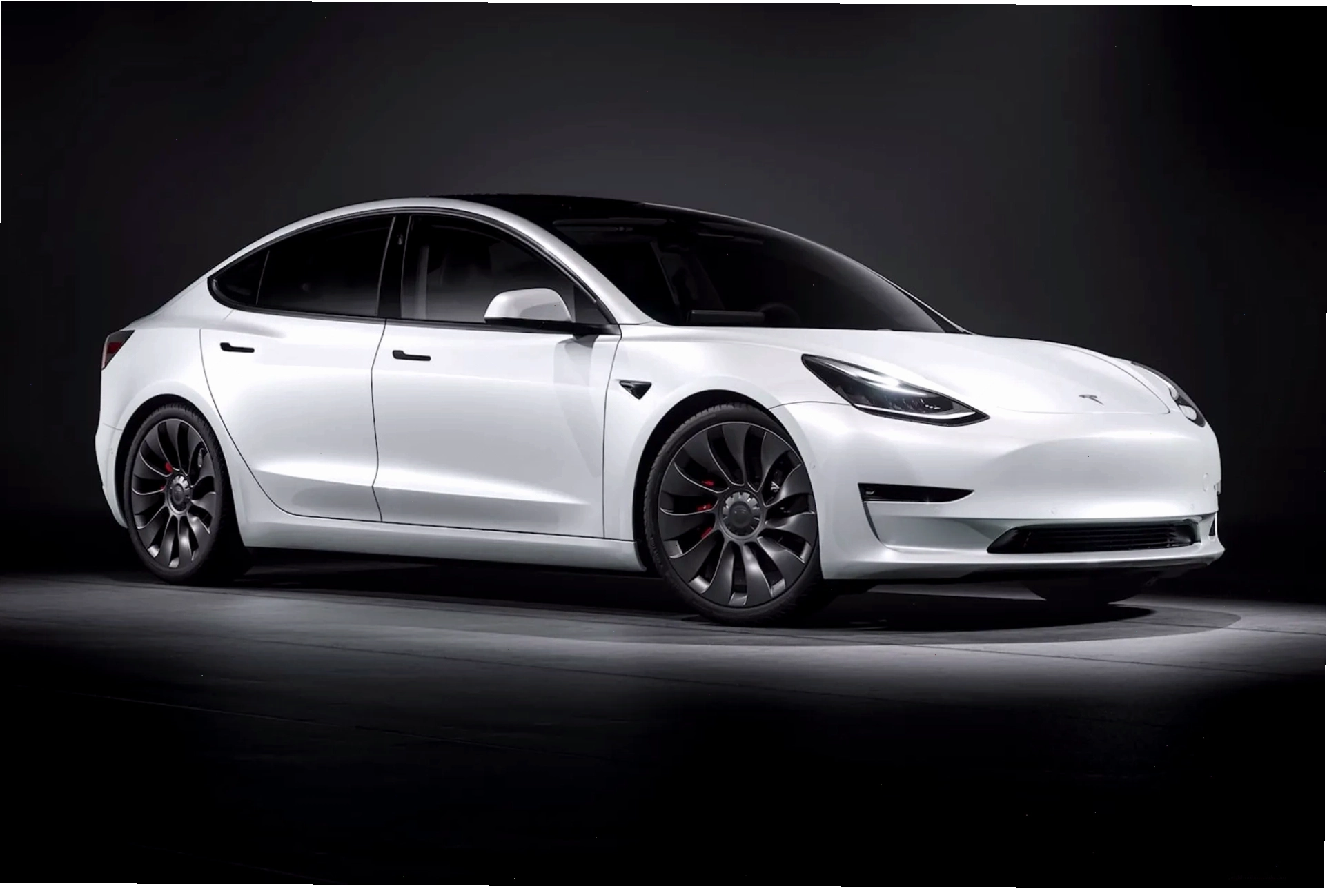 Xe tự lái Tesla Model S 2018 trên đường phố
