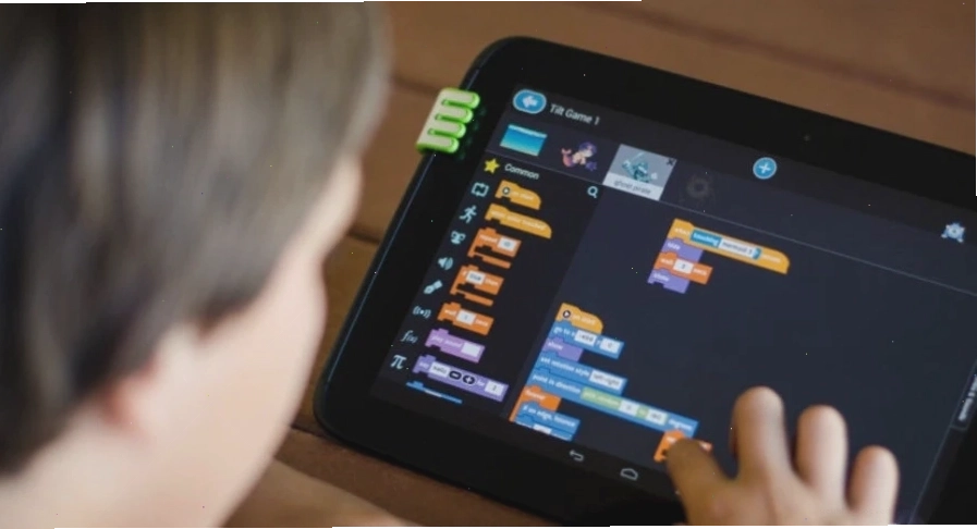 lap-trinh-robot-bang-khoi-lenh-block-coding-cho-be
