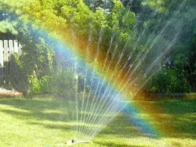 Giải thích vì sao có cầu vồng trong phun nước?