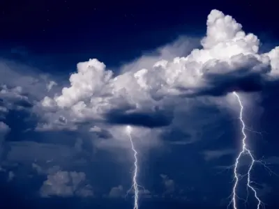 Vì sao có sấm sét? Cơ chế tích tụ và giải phóng điện tích