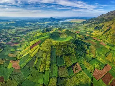 Ngắm nhìn núi lửa tĩnh lặng mang vẻ đẹp hùng vĩ