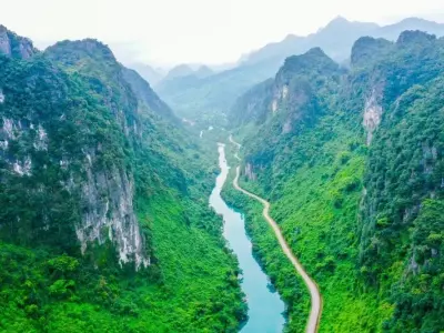 Ngắm vẻ đẹp hoang sơ và hùng vĩ của Phong Nha Kẻ Bàng