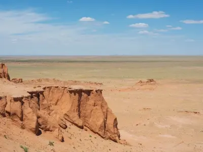 Ảnh sa mạc Gobi với cảnh cát vàng trải dài vô tận