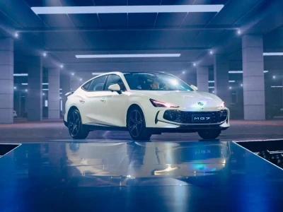 MG MG7 2026: Sedan hạng D sang trọng với giá từ 738 triệu
